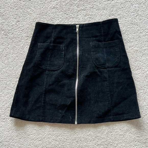 Brandy Melville Skirt - Picture 3 of 3